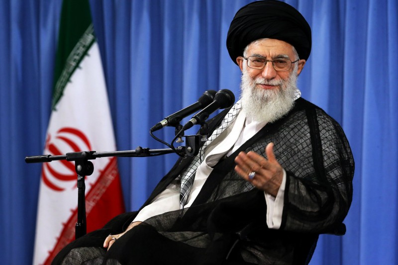 Ajatolah Hamnei podržao je predlog predsednika Rohanija od 3. jula o mogućoj blokadi izvoza nafte iz zemalja Persijskog Zaliva ako dođe do zabrane izvoza iranske nafte